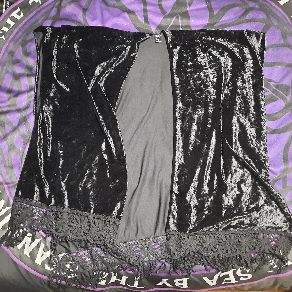 3/15$ Black Velvet Lace Bolero